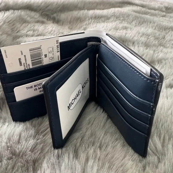 Michael Kors Cooper Saffiano Leather Billfold Wallet
With Passcase NWT - Picture 10 of 13